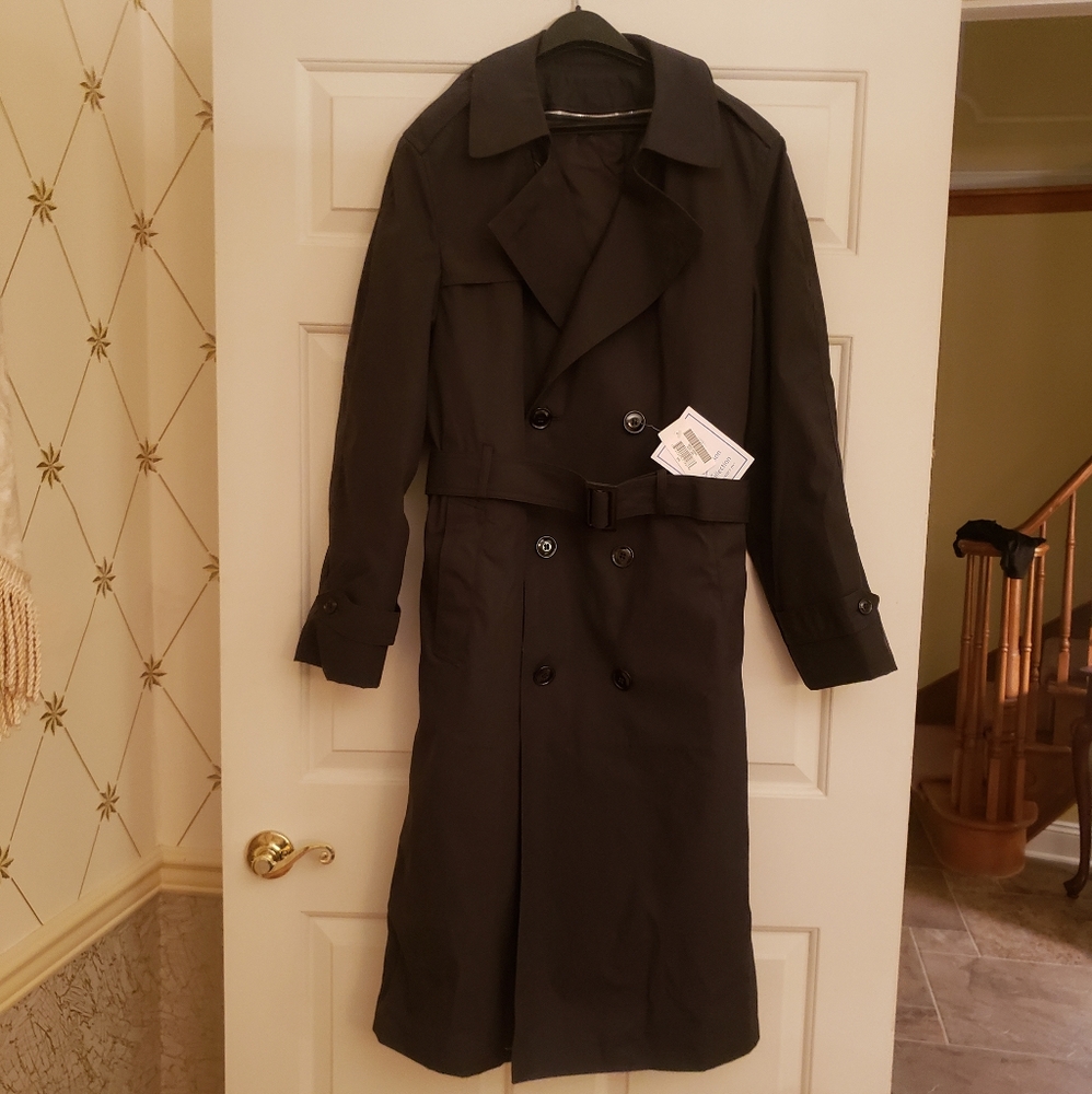 Men's Black Trench Coat 38L